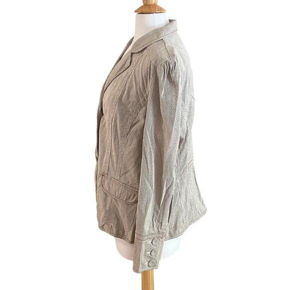 Chico's 2 Button Tan, White Textured Stripe Seersucker Jacket/Blazer, Size XL - Picture 3 of 15